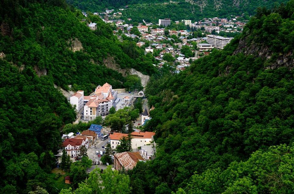 Apart-Otel Nino Borjomi Exterior foto